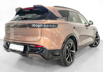 Новый Voyah Free 2025 (2 фото)