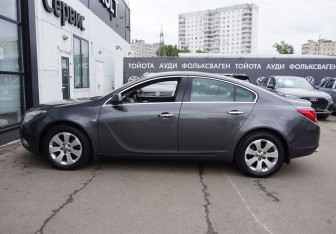 Подержанный автомобиль Opel Insignia Liftback 2010 года (8 фото)