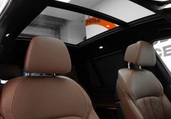 Подержанный автомобиль BMW X7 2019 года (30 фото)