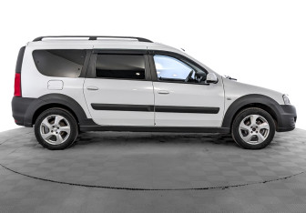 Подержанный автомобиль LADA (ВАЗ) Largus Wagon 2021 года (4 фото)