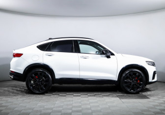 Подержанный автомобиль Geely Tugella 2023 года (4 фото)