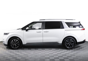 Подержанный автомобиль Kia Carnival 2021 года (8 фото)