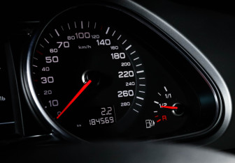 Подержанный автомобиль Audi Q7 2011 года (11 фото)