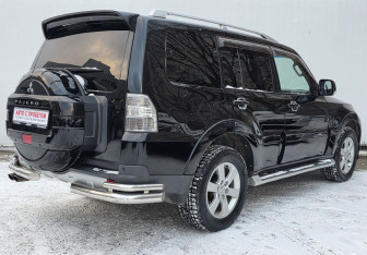 Подержанный автомобиль Mitsubishi Pajero 2008 года (5 фото)