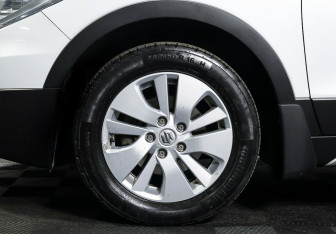 Подержанный автомобиль Suzuki SX4 Hatchback 2014 года (8 фото)