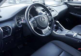 Подержанный автомобиль Lexus NX 2021 года (13 фото)