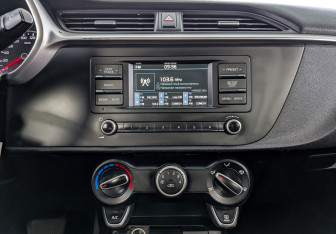 Подержанный автомобиль Kia Rio Hatchback 2021 года (16 фото)