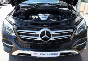 Подержанный автомобиль Mercedes-Benz GLE 2016 года (9 фото)