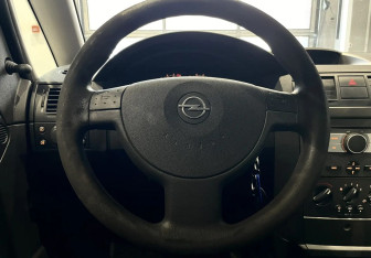 Подержанный автомобиль Opel Meriva 2007 года (13 фото)