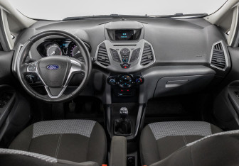 Подержанный автомобиль Ford EcoSport 2017 года (10 фото)