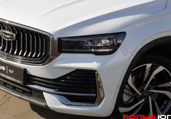 Подержанный автомобиль Geely Monjaro 2024 года (25 фото)