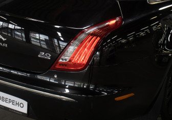 Подержанный автомобиль Jaguar XJ 2013 года (27 фото)