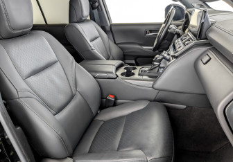 Подержанный автомобиль Toyota Land Cruiser Suv 2021 года (25 фото)