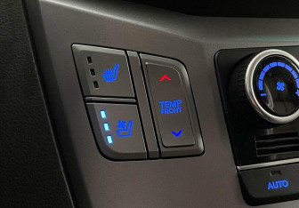 Подержанный автомобиль Hyundai Grand Starex 2017 года (9 фото)