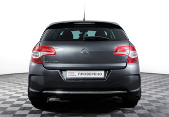 Подержанный автомобиль Citroen C4 Hatchback 2013 года (6 фото)