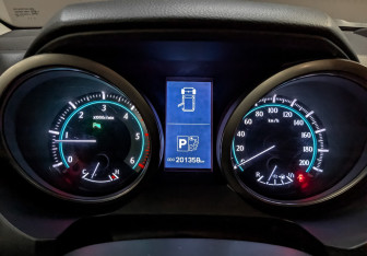 Подержанный автомобиль Toyota Land Cruiser Prado 2011 года (16 фото)