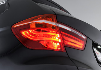 Подержанный автомобиль BMW X3 2013 года (23 фото)