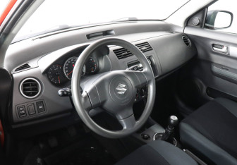 Подержанный автомобиль Suzuki Swift Hatchback 2008 года (5 фото)
