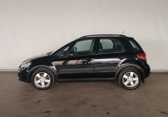 Подержанный автомобиль Suzuki SX4 Hatchback 2010 года (8 фото)