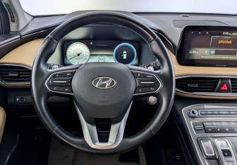 Подержанный автомобиль Hyundai Santa Fe 2022 года (22 фото)