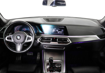 Подержанный автомобиль BMW X5 2019 года (11 фото)