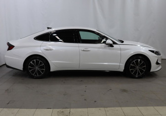 Подержанный автомобиль Hyundai Sonata 2020 года (7 фото)