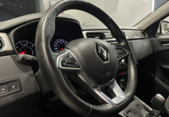 Подержанный автомобиль Renault Arkana 2019 года (13 фото)