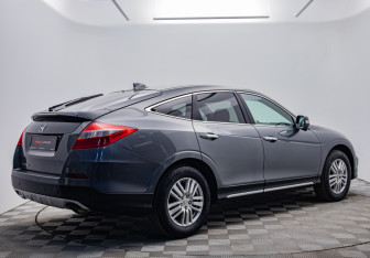 Подержанный автомобиль Honda Crosstour 2014 года (5 фото)