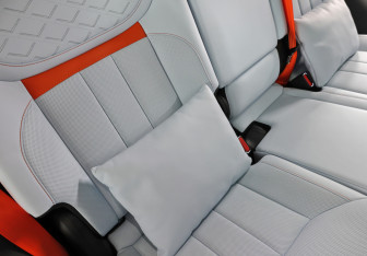 Подержанный автомобиль Land Rover Range Rover Sport 2024 года (14 фото)