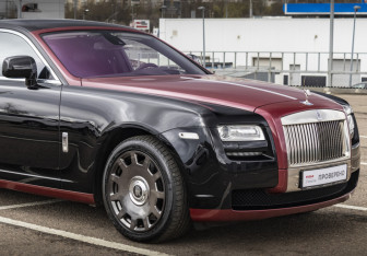 Подержанный автомобиль Rolls-Royce Ghost 2010 года (7 фото)