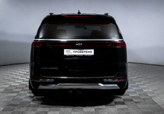 Подержанный автомобиль Kia Carnival 2020 года (6 фото)