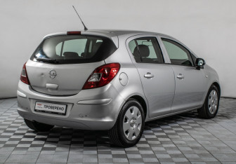 Подержанный автомобиль Opel Corsa 2008 года (5 фото)