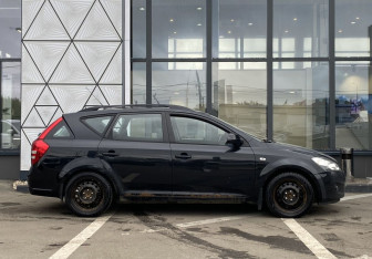 Подержанный автомобиль Kia Ceed Wagon 2008 года (4 фото)