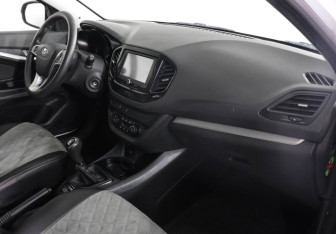 Подержанный автомобиль LADA (ВАЗ) Vesta Sedan 2018 года (10 фото)