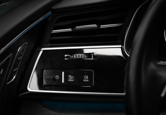 Подержанный автомобиль Audi Q7 2021 года (15 фото)