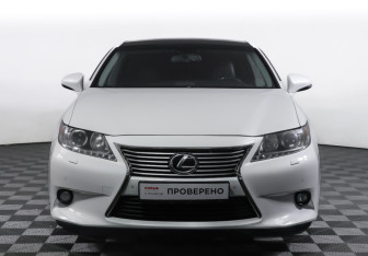 Подержанный автомобиль Lexus ES 2015 года (2 фото)