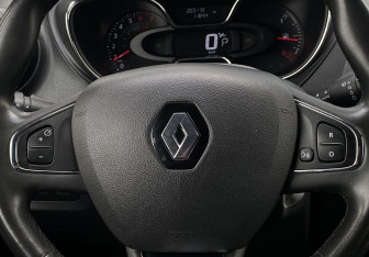 Подержанный автомобиль Renault Kaptur 2018 года (15 фото)