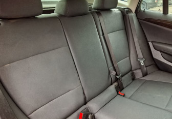 Подержанный автомобиль BMW X1 2011 года (12 фото)