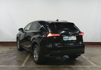 Подержанный автомобиль Lexus NX 2015 года (7 фото)