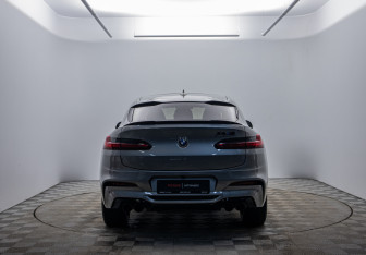 Подержанный автомобиль BMW X4 M 2019 года (6 фото)