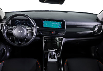 Подержанный автомобиль Kia Seltos 2024 года (12 фото)