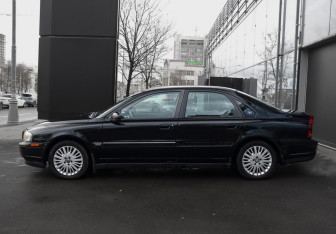 Подержанный автомобиль Volvo S80 2002 года (8 фото)