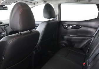 Подержанный автомобиль Nissan Qashqai 2018 года (12 фото)