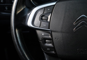 Подержанный автомобиль Citroen C4 Hatchback 2011 года (20 фото)