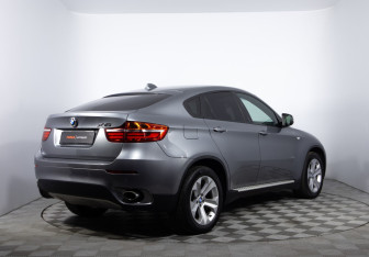 Подержанный автомобиль BMW X6 2013 года (5 фото)