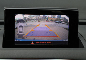 Подержанный автомобиль Audi Q3 2015 года (14 фото)