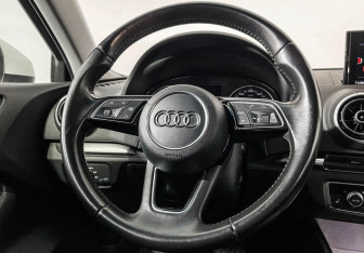 Подержанный автомобиль Audi A3 Sedan 2016 года (14 фото)