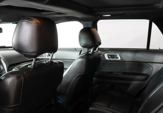 Подержанный автомобиль Ford Explorer 2013 года (12 фото)