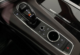 Подержанный автомобиль Cadillac Escalade Suv 2022 года (16 фото)