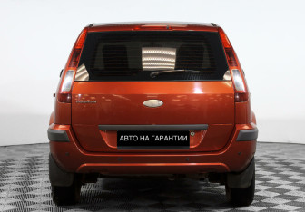 Подержанный автомобиль Ford Fusion 2008 года (6 фото)